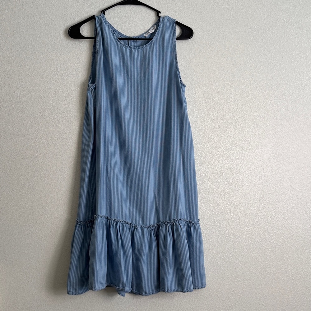Sleeveless Light Blue Midi Dress with Ruffle Hemline